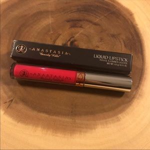 Anastasia ‘CARINA’ Liquid Lipstick!!
